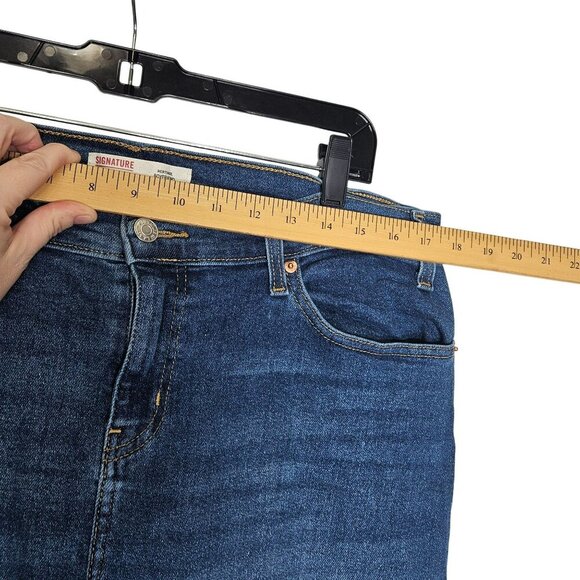 Signature By Levi Strauss & Co. Boyfriend Jeans Size 14 Dark Wash Denim Casual - Picture 4 of 9